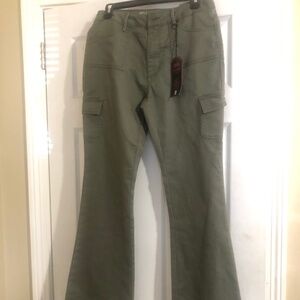 Green cargo pants